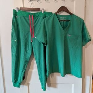 Figs Scrubs FreeX XL Safety Green Catarina Top And Zamora Joggers Petite Length